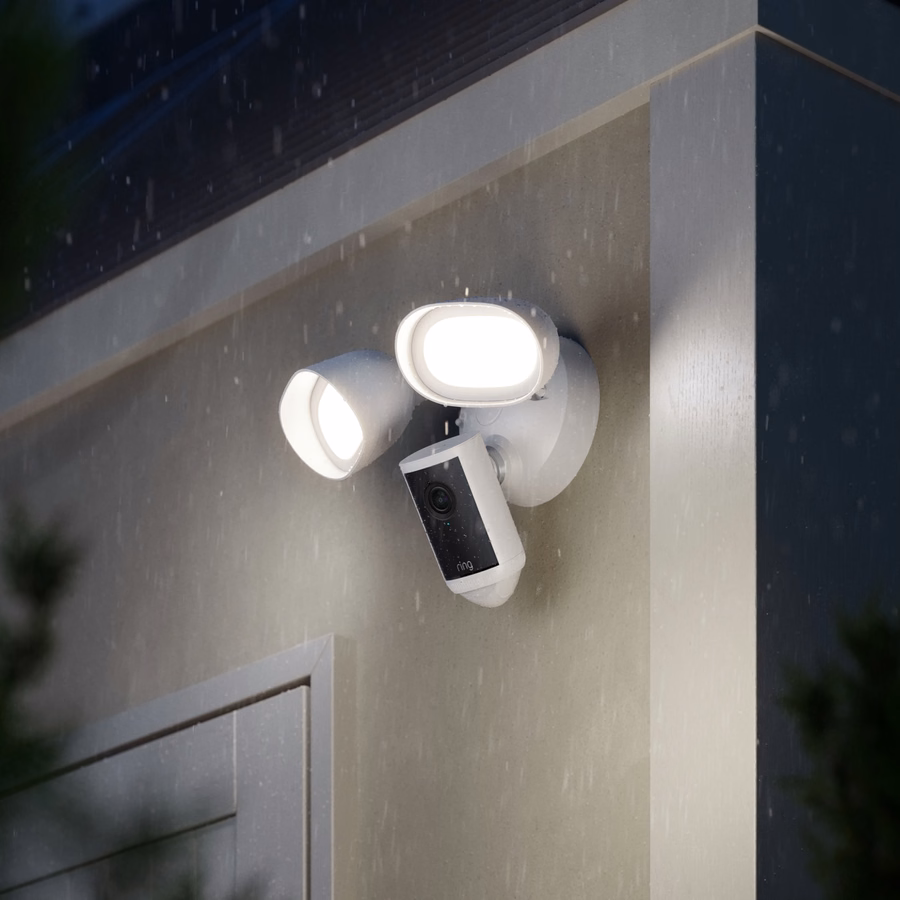 Floodlight Cam Pro(最新モデル)Retinal 4K搭載